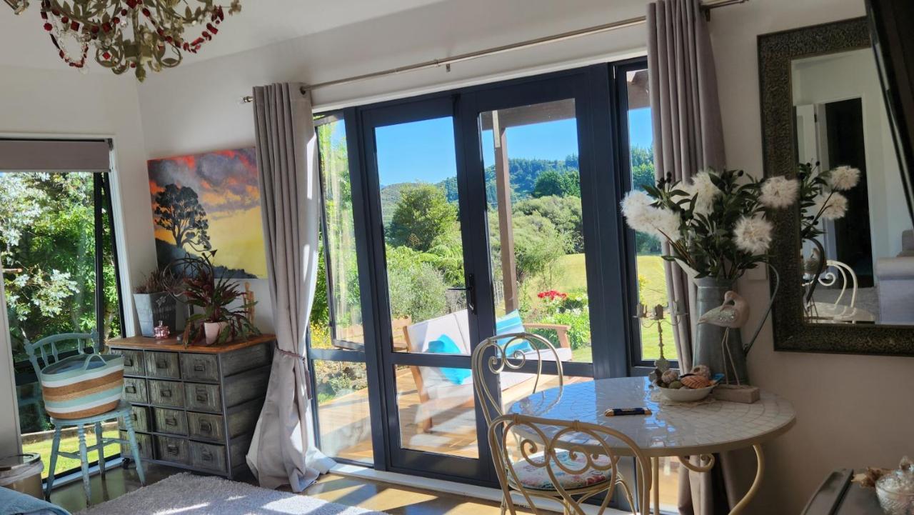 Hotel Boutique Art Retreat à Upper Hutt Extérieur photo