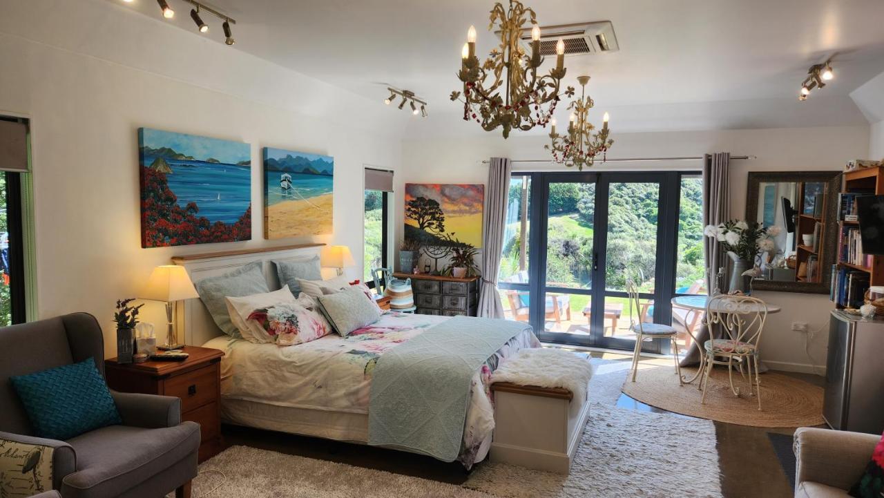Hotel Boutique Art Retreat à Upper Hutt Extérieur photo